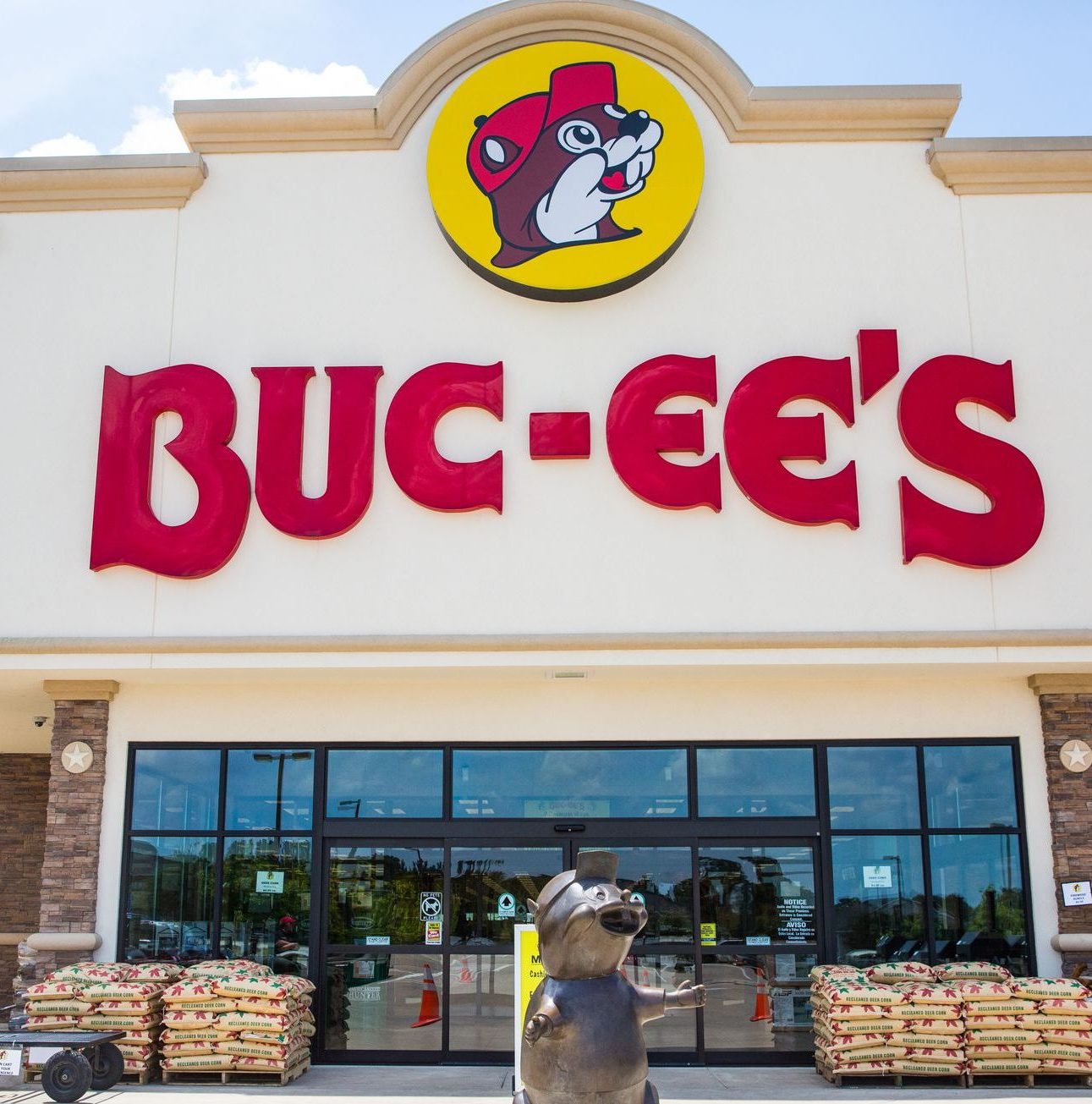 buc-ees beaver convenience store
